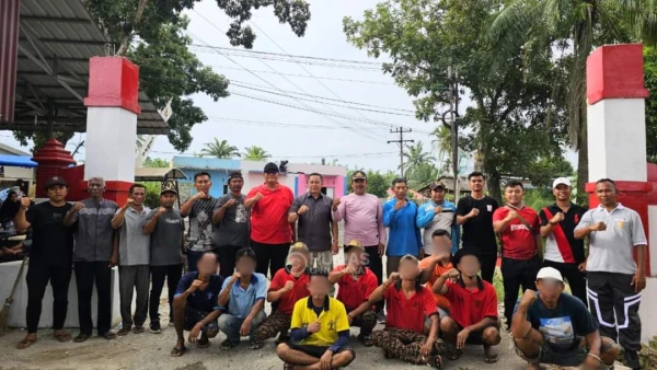 Lapas Narkotika dan Lapas Pemuda Langkat Bersama Stakeholder Desa Cempa Gotong Royong Perbaiki Jalan Rusak - DigitalMediaPublic